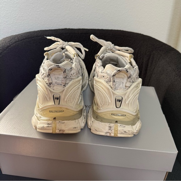 Balenciaga Runner Graffiti Sneakers size 48 - Picture 4 of 7